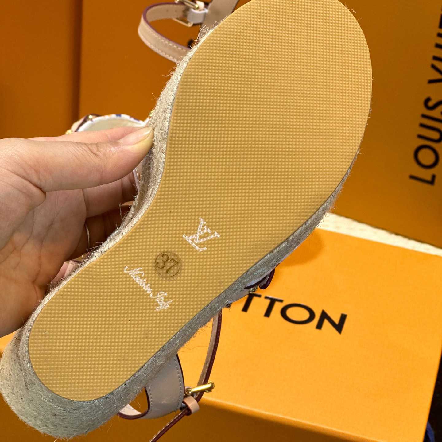 Louis Vuitton LV x TM Helios Wedge Sandal  1AGYX0 - DesignerGu