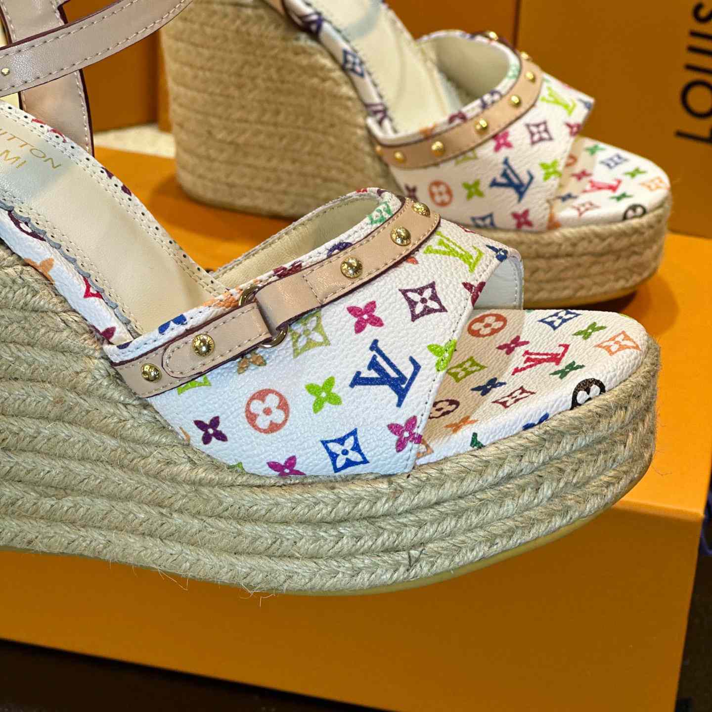 Louis Vuitton LV x TM Helios Wedge Sandal  1AGYX0 - DesignerGu