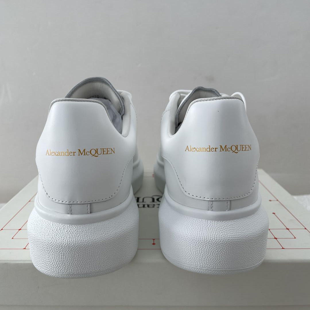 Alexander Mqueen Sneakers In White - DesignerGu