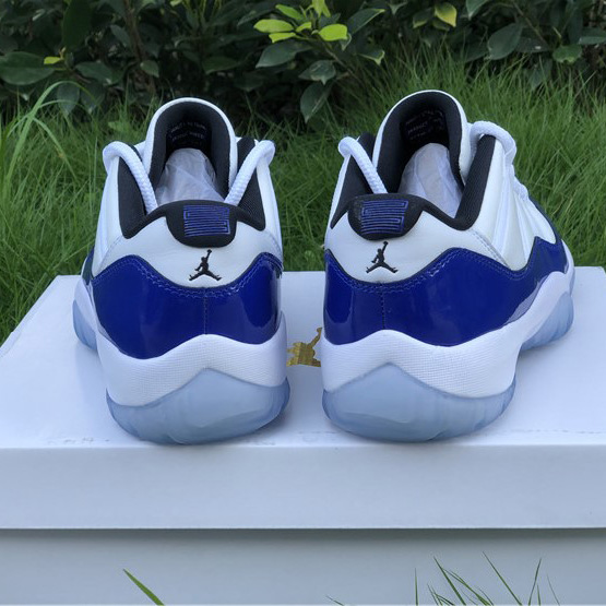 Jordan AJ11 Low WMNS 