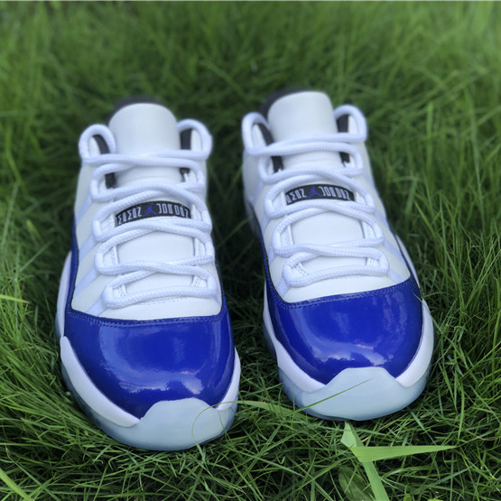 Jordan AJ11 Low WMNS 