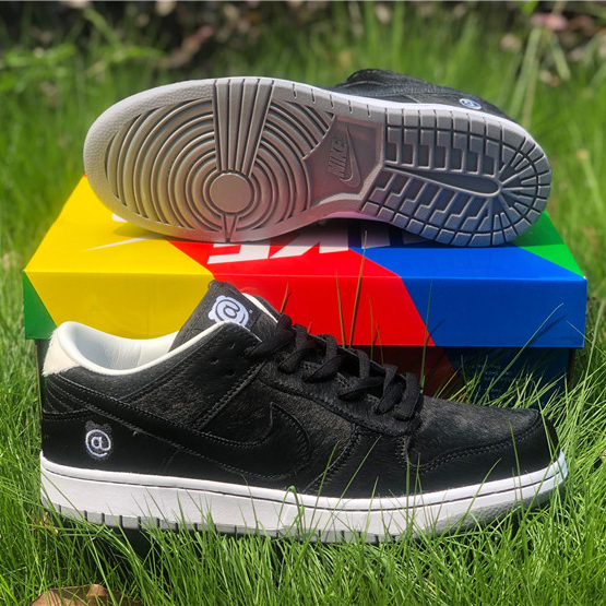 Medicom Toy X Nike SB Dunk Low BE@RBRICK - DesignerGu