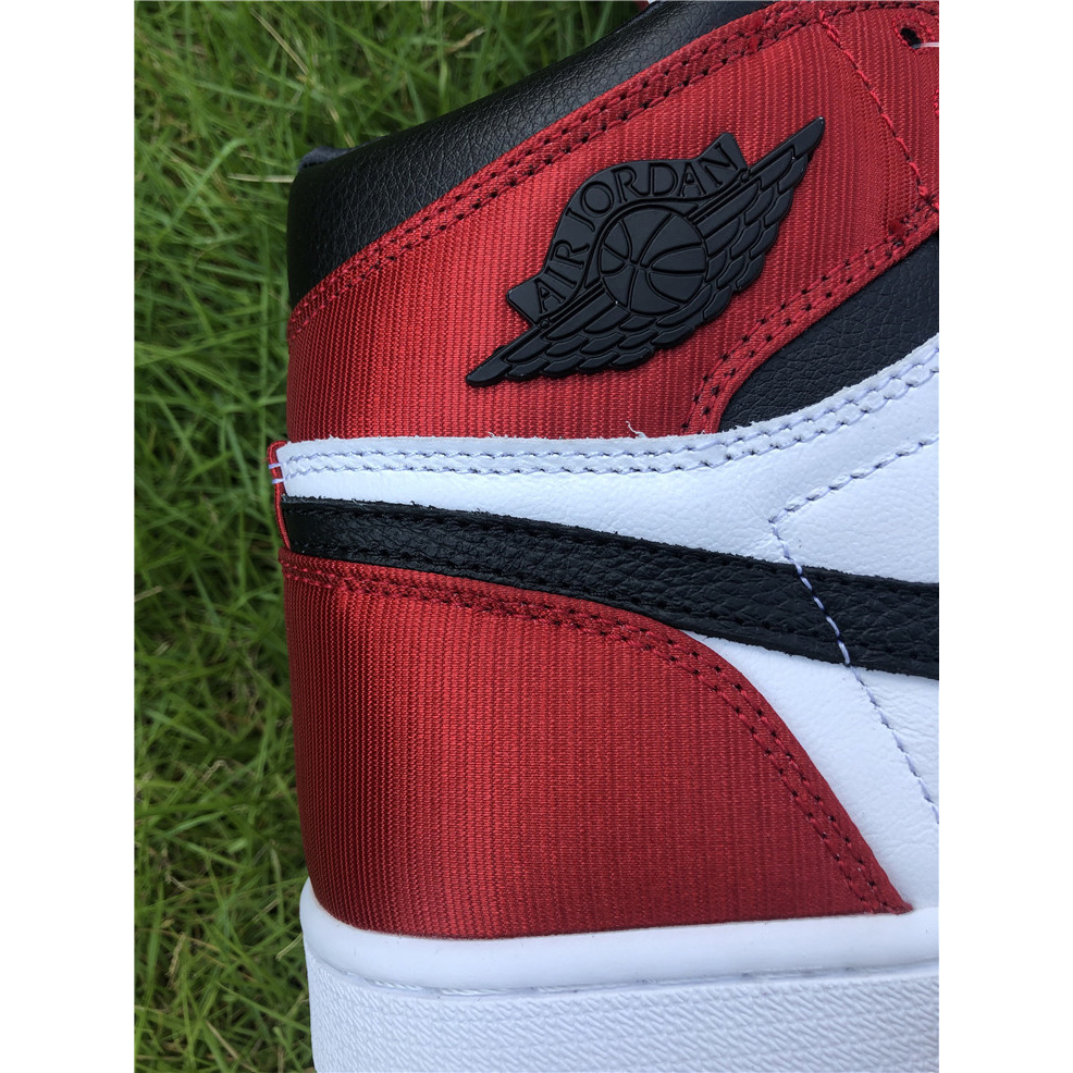 Jordan AJ1 Satin WMNS 