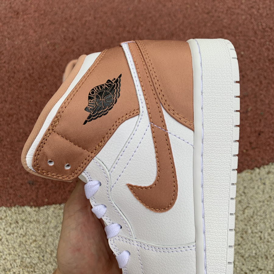 Jordan Nike AJ1 Mid 