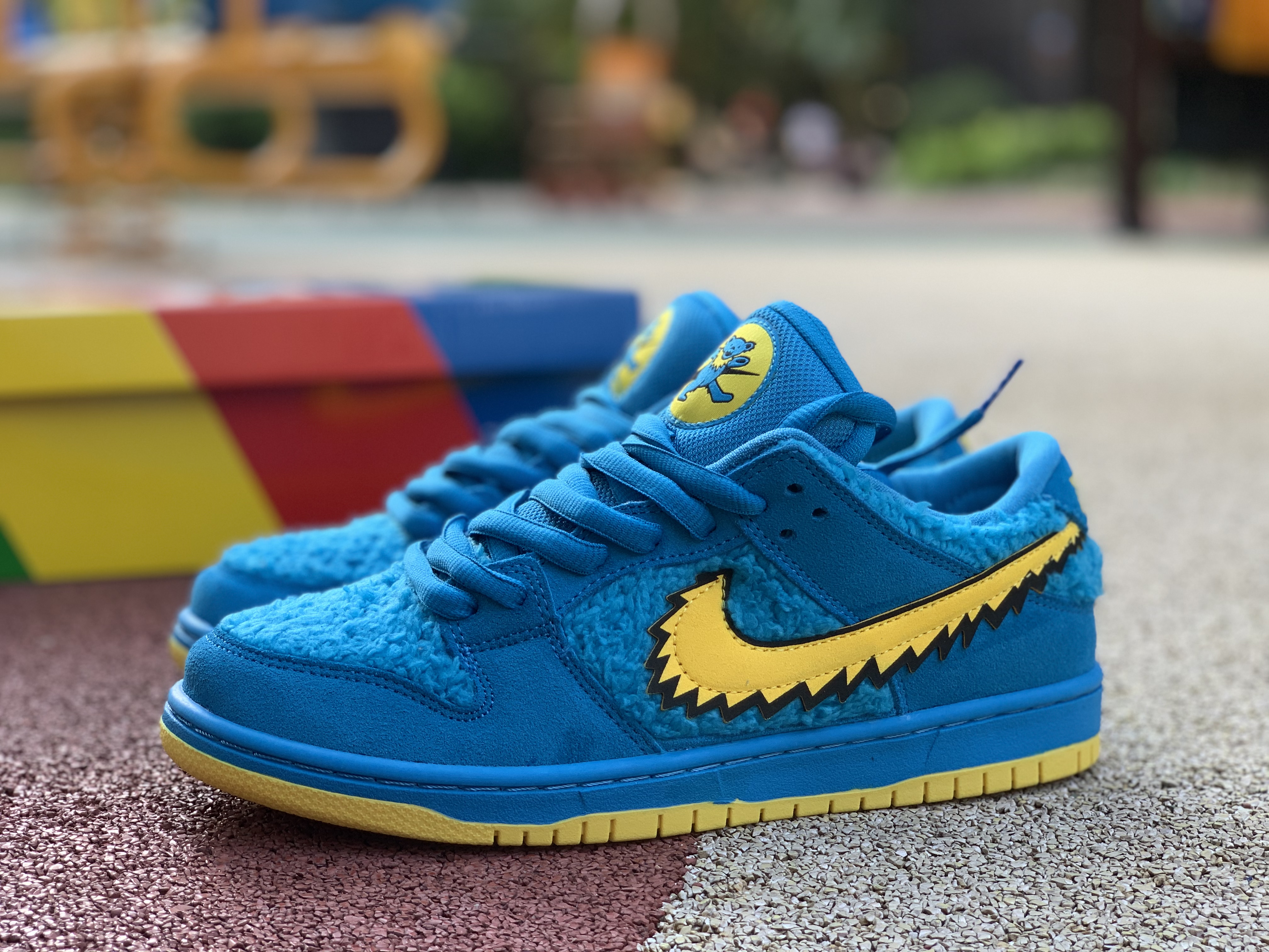 Grateful Dead X Nike SB Dunk Low 