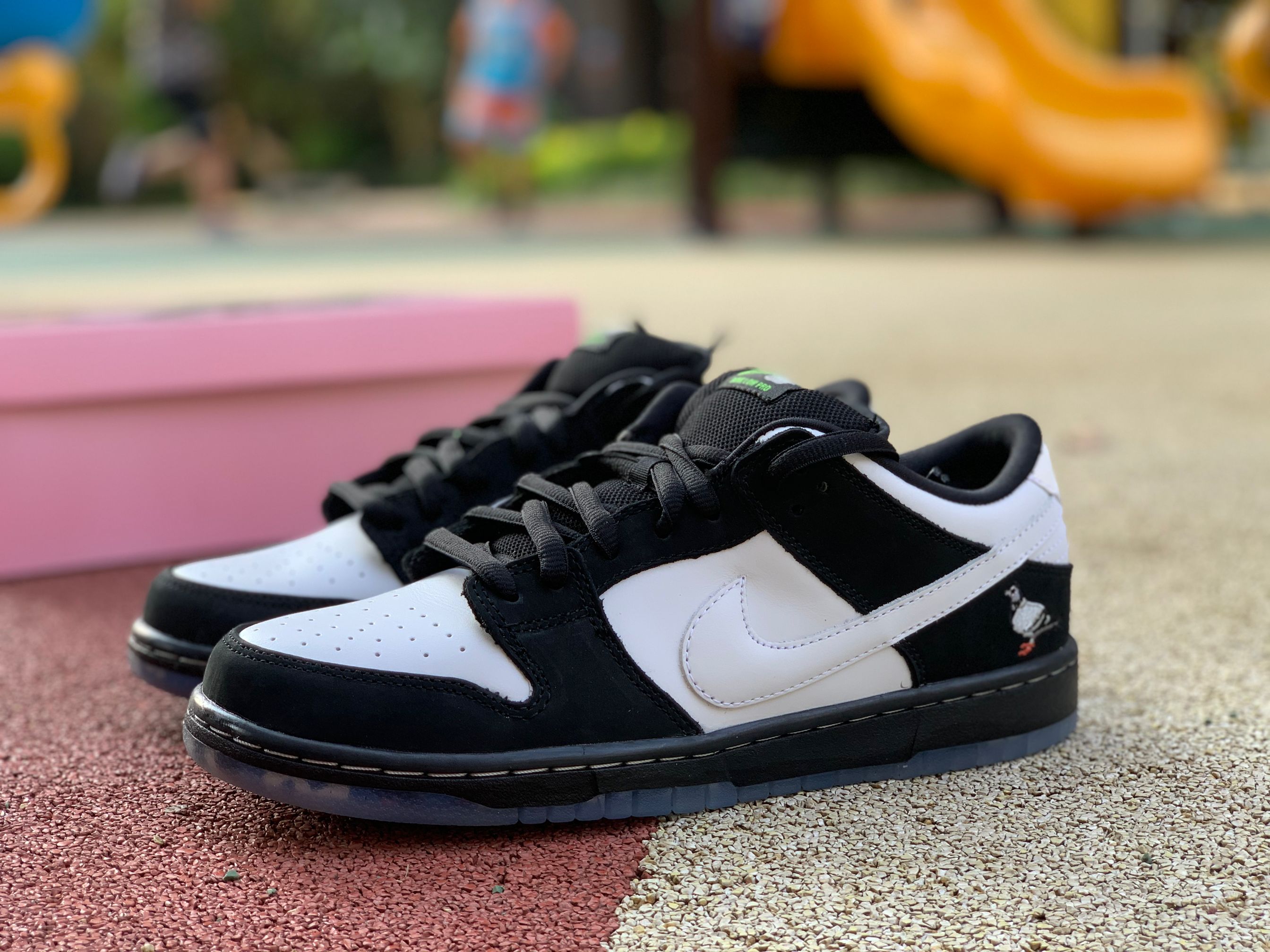 Jeff Staple X Nike SB Dunk Low 