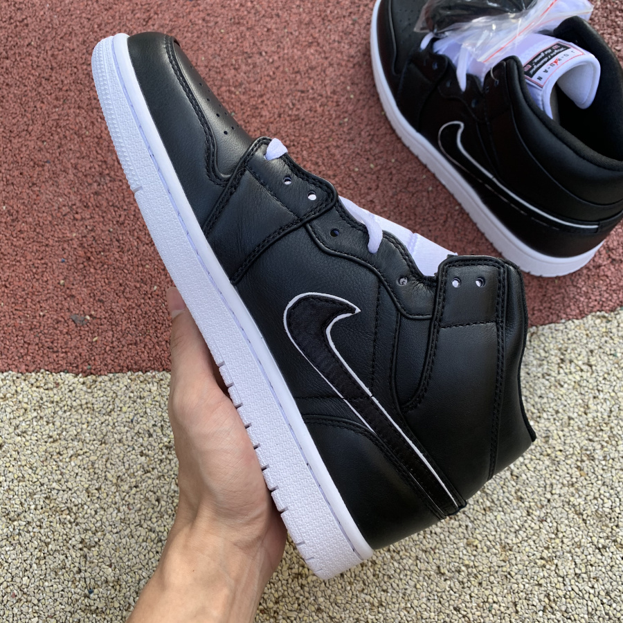 Air Jordan 1 Retro Mid 