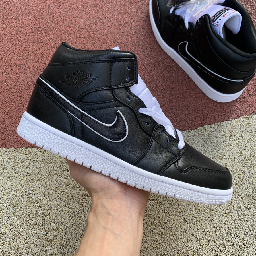 Air Jordan 1 Retro Mid 