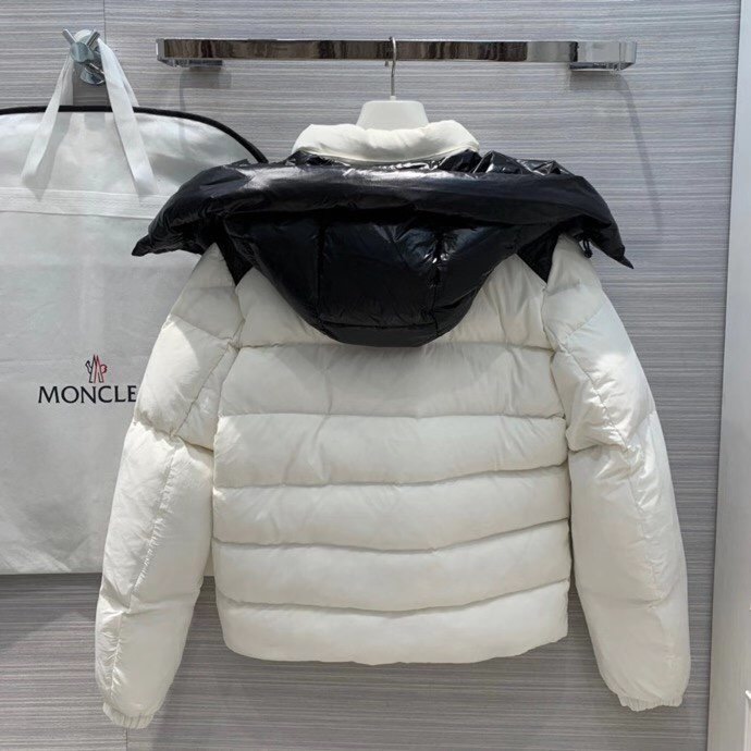 Moncler Aubrac Padded Jacket - DesignerGu