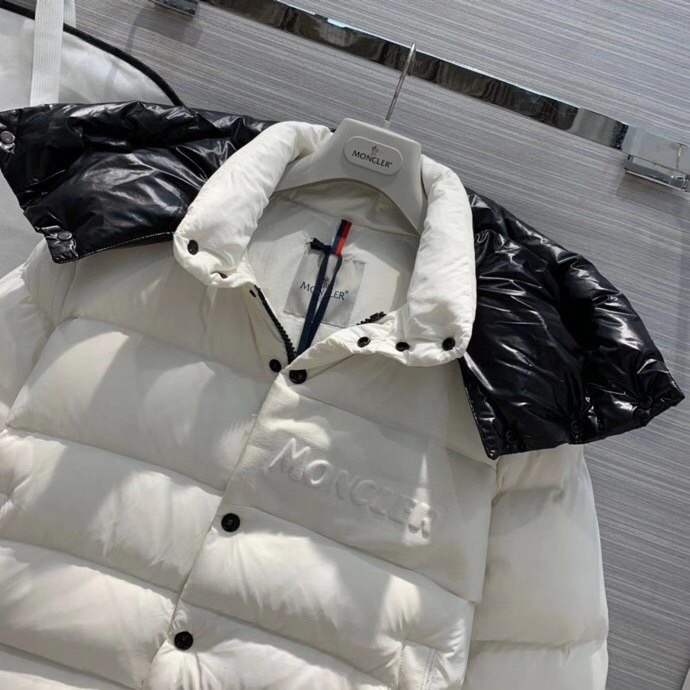 Moncler Aubrac Padded Jacket - DesignerGu