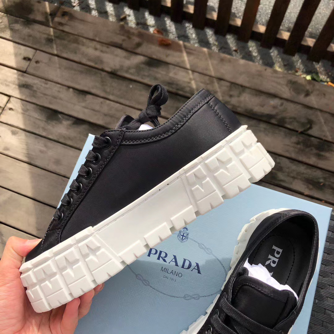 Prada Triangular Logo Plaque Sneakers - DesignerGu