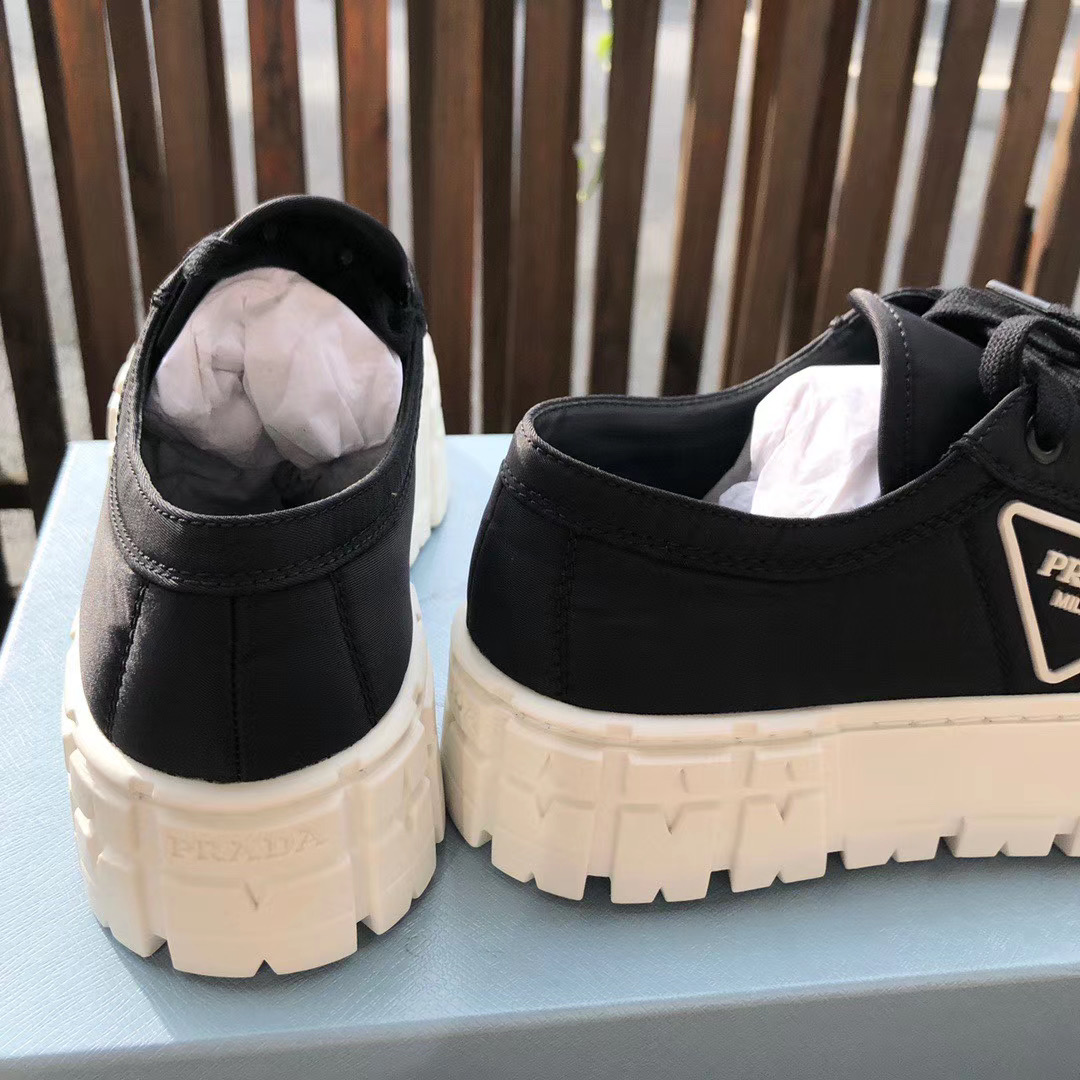 Prada Triangular Logo Plaque Sneakers - DesignerGu