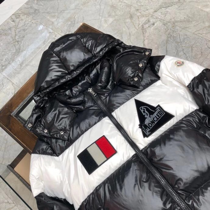 Moncler Logo Patch Padded Jacket - DesignerGu