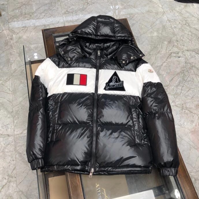 Moncler Logo Patch Padded Jacket - DesignerGu