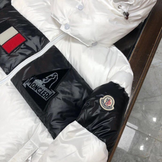 Moncler Logo Patch Padded Jacket - DesignerGu