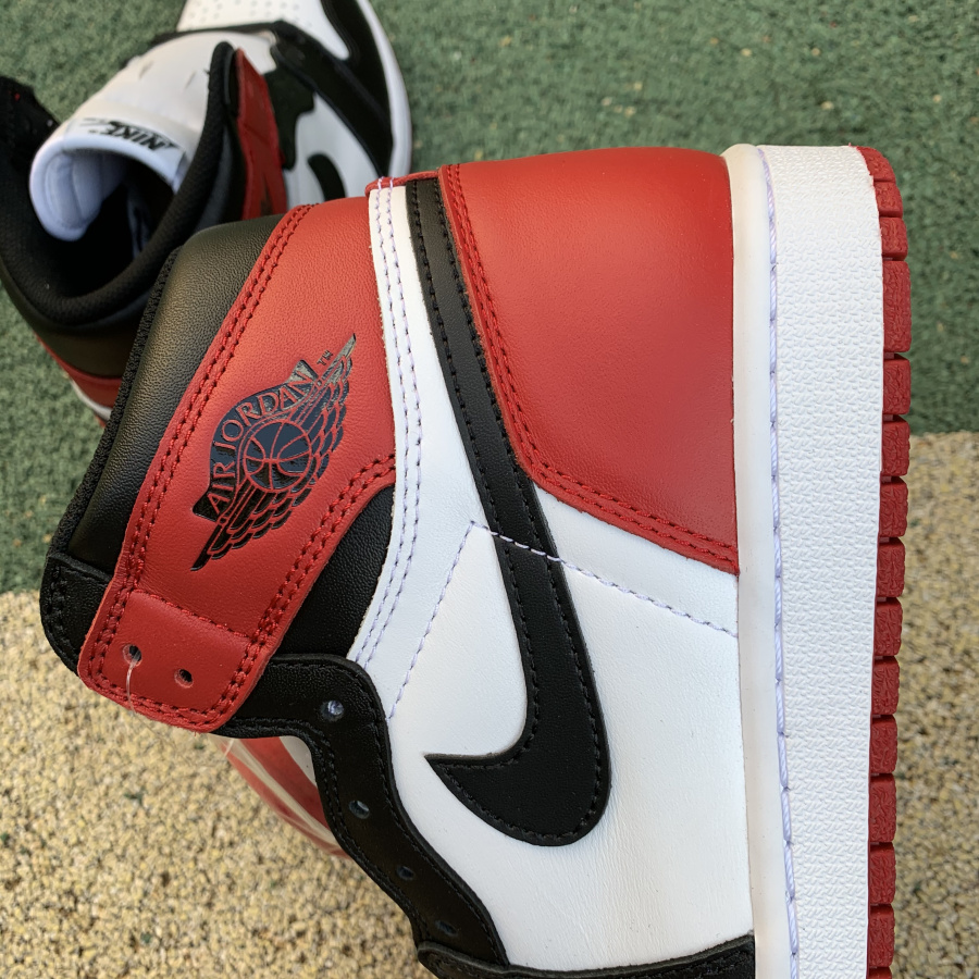 Jordan Air 1 Retro Black Toe 555088-125 - DesignerGu