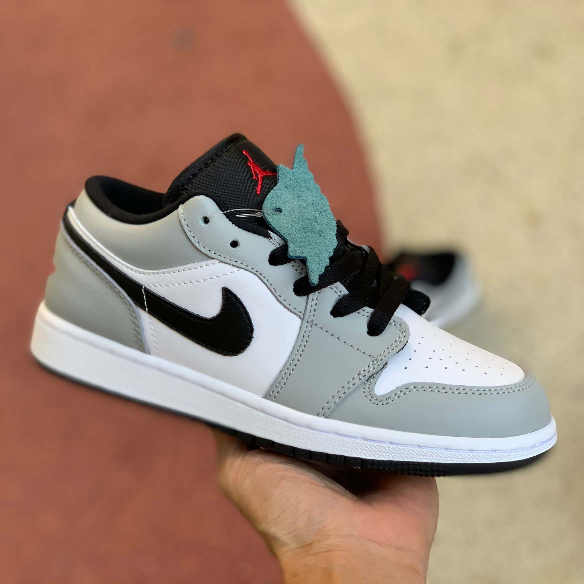 Jordan Air 1 Low GS Light Smoke Grey - DesignerGu