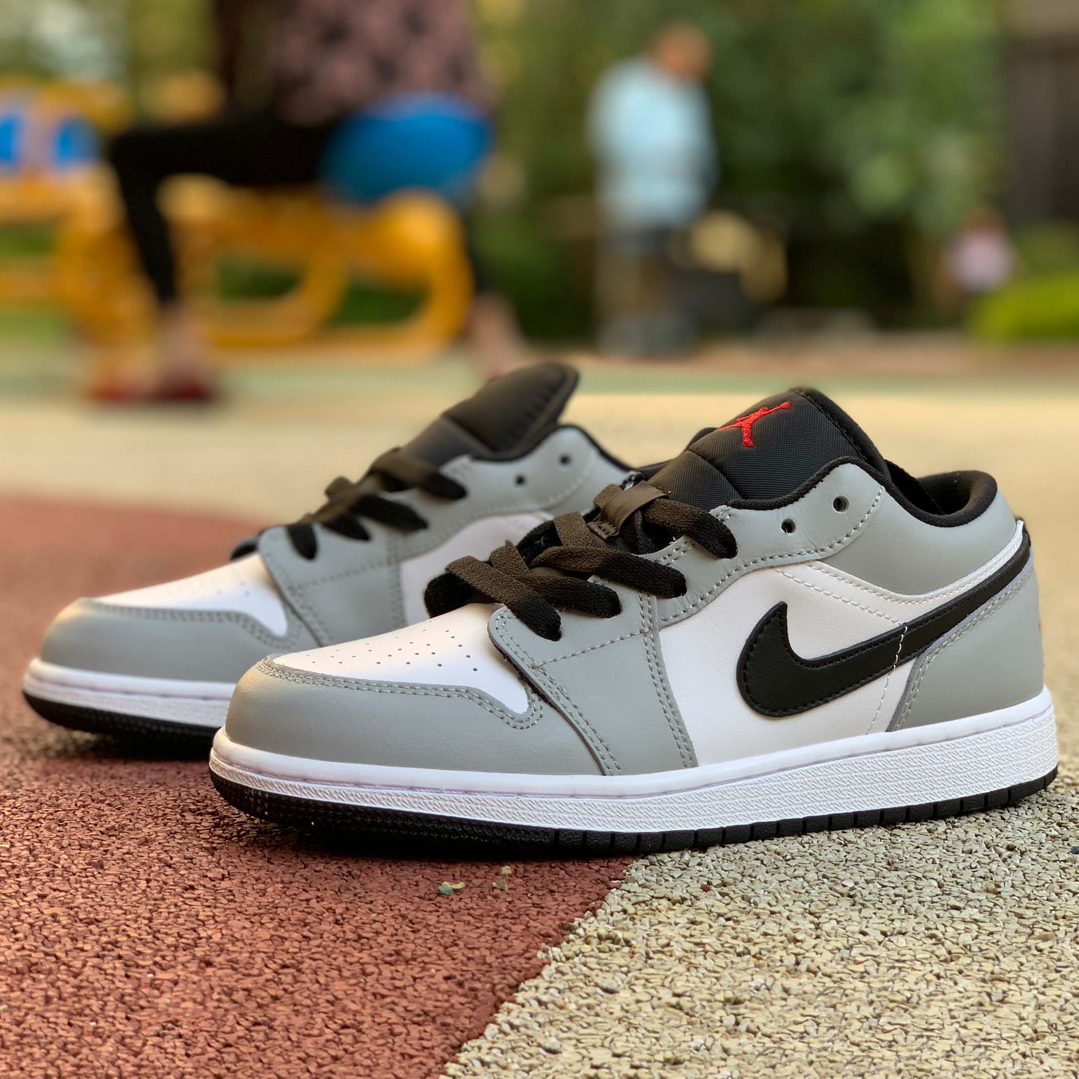 Jordan Air 1 Low GS Light Smoke Grey - DesignerGu