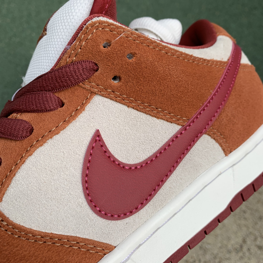 Nike  SB Dunk Low Pro Dark Russet Cedar White BQ6817-202 - DesignerGu