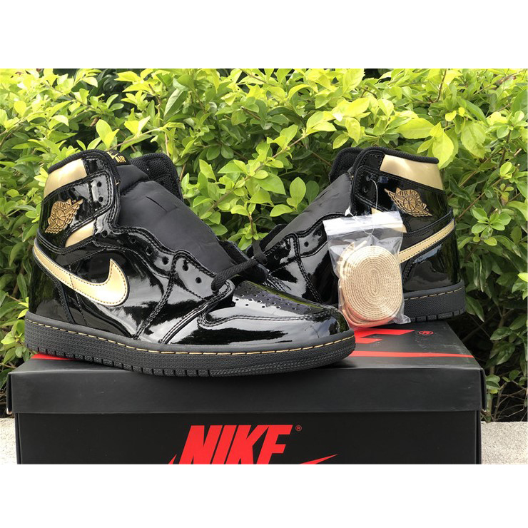 Jordan Air 1 Retro High Black Metallic Gold 555088-032 - DesignerGu