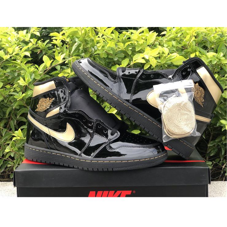 Jordan Air 1 Retro High Black Metallic Gold 555088-032 - DesignerGu