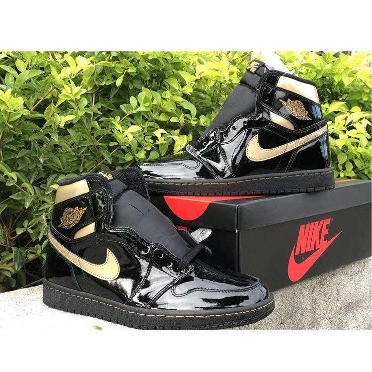 Jordan Air 1 Retro High Black Metallic Gold 555088-032 - DesignerGu