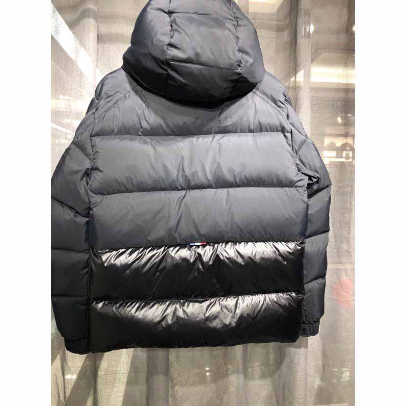 Moncler Maures Logo-print Quilted Down Jacket - DesignerGu