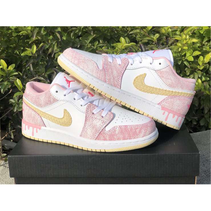 Jordan Air 1 Low GS Arctic Punch Paint CW7104-601 - DesignerGu