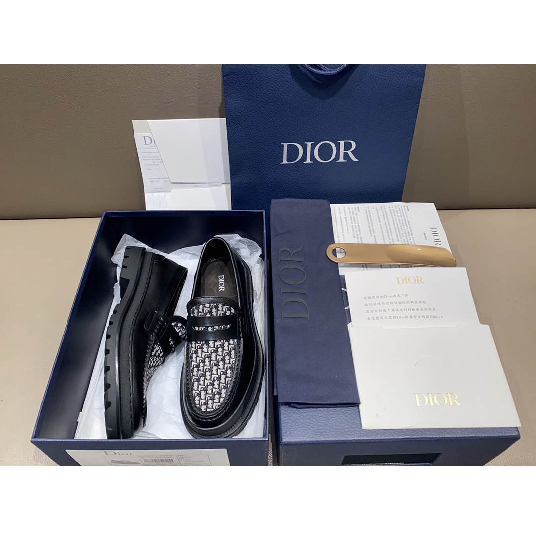 Dior  Oblique Explorer Loafer - DesignerGu