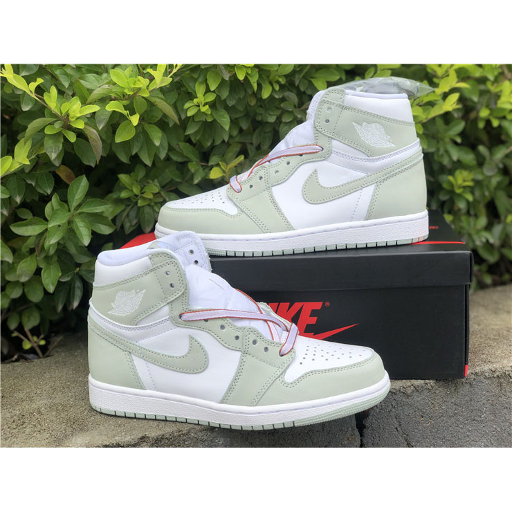 Jordan AJ1 WMNS 