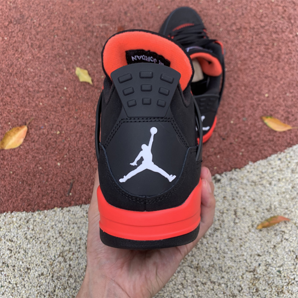 Jordan AJ 4  