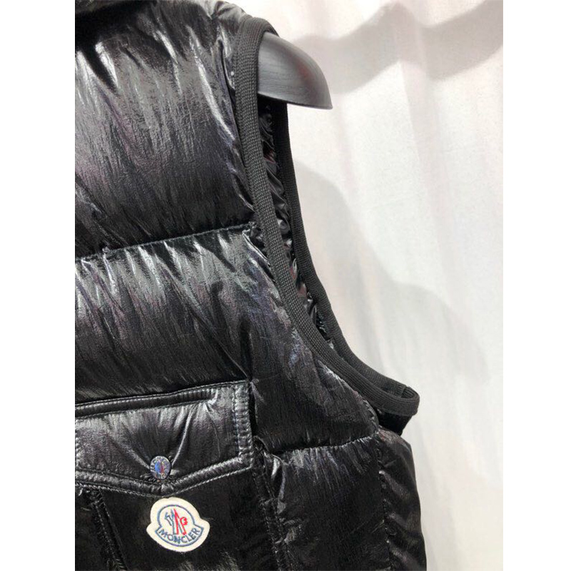 Moncler Diotis Vest In Black - DesignerGu