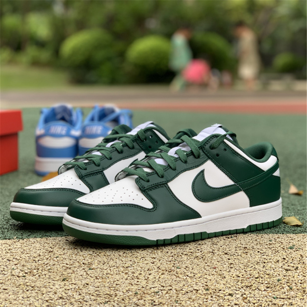 Nike Dunk Low Team Green Sneaker - DesignerGu