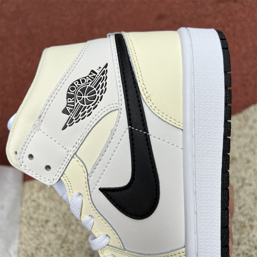 Jordan AJ1 Mid Zoom Sneakers - DesignerGu