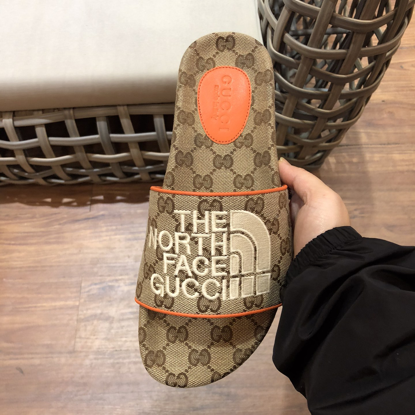 Gucci x The North Face Slides - DesignerGu