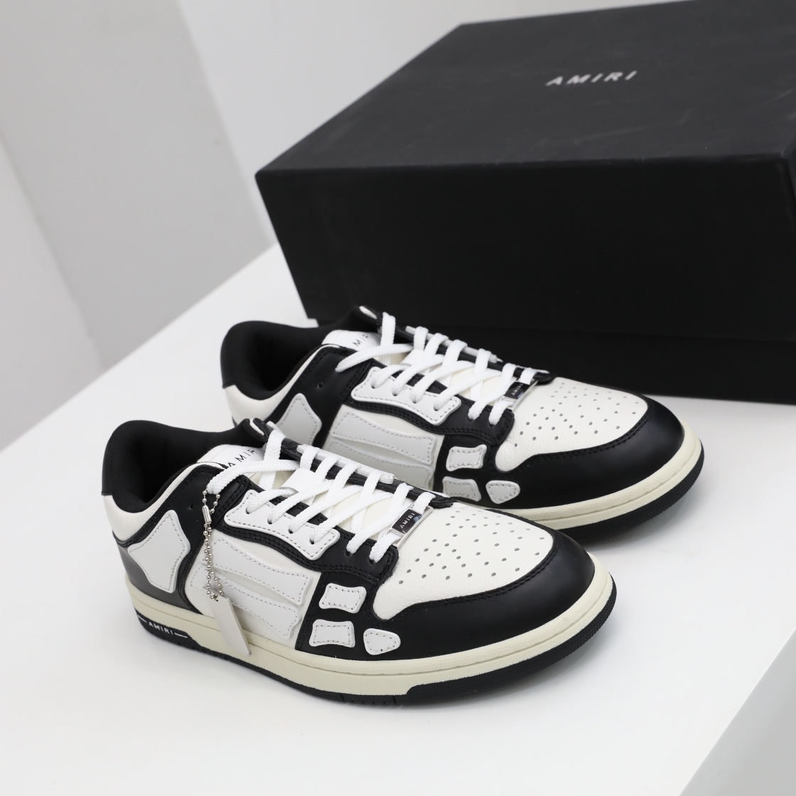 Amiri Skel-Top Low Sneaker White/Black - DesignerGu