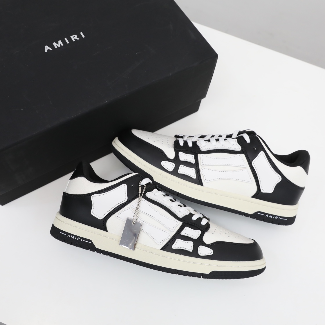 Amiri Skel-Top Low Sneaker White/Black - DesignerGu