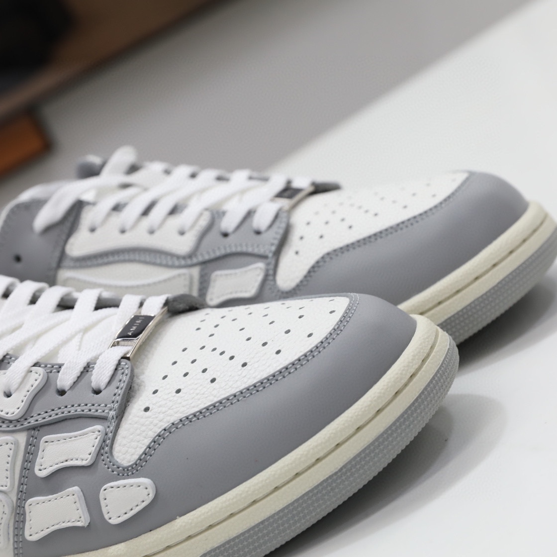 Amiri Skel-Top Low Sneaker Grey/White - DesignerGu