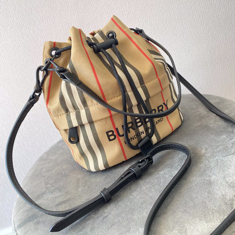 Burberry Shoulder Bag (Size 18*19.5*14cm) - DesignerGu