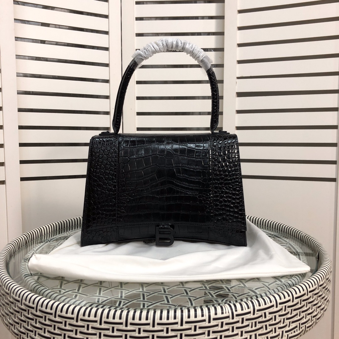 Balenciaga Women's Handbag - DesignerGu