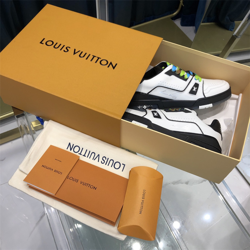 Louis Vuitton Trainer Sneaker - DesignerGu