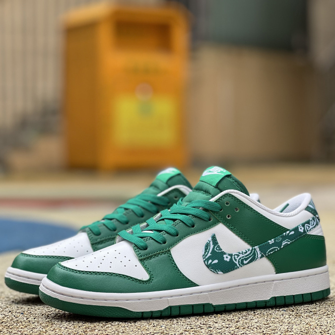 Nike Dunk Low ESS 