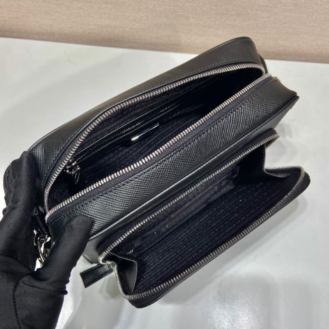 Prada Saffiano Leather Shoulder Bag(24-18-6cm) - DesignerGu