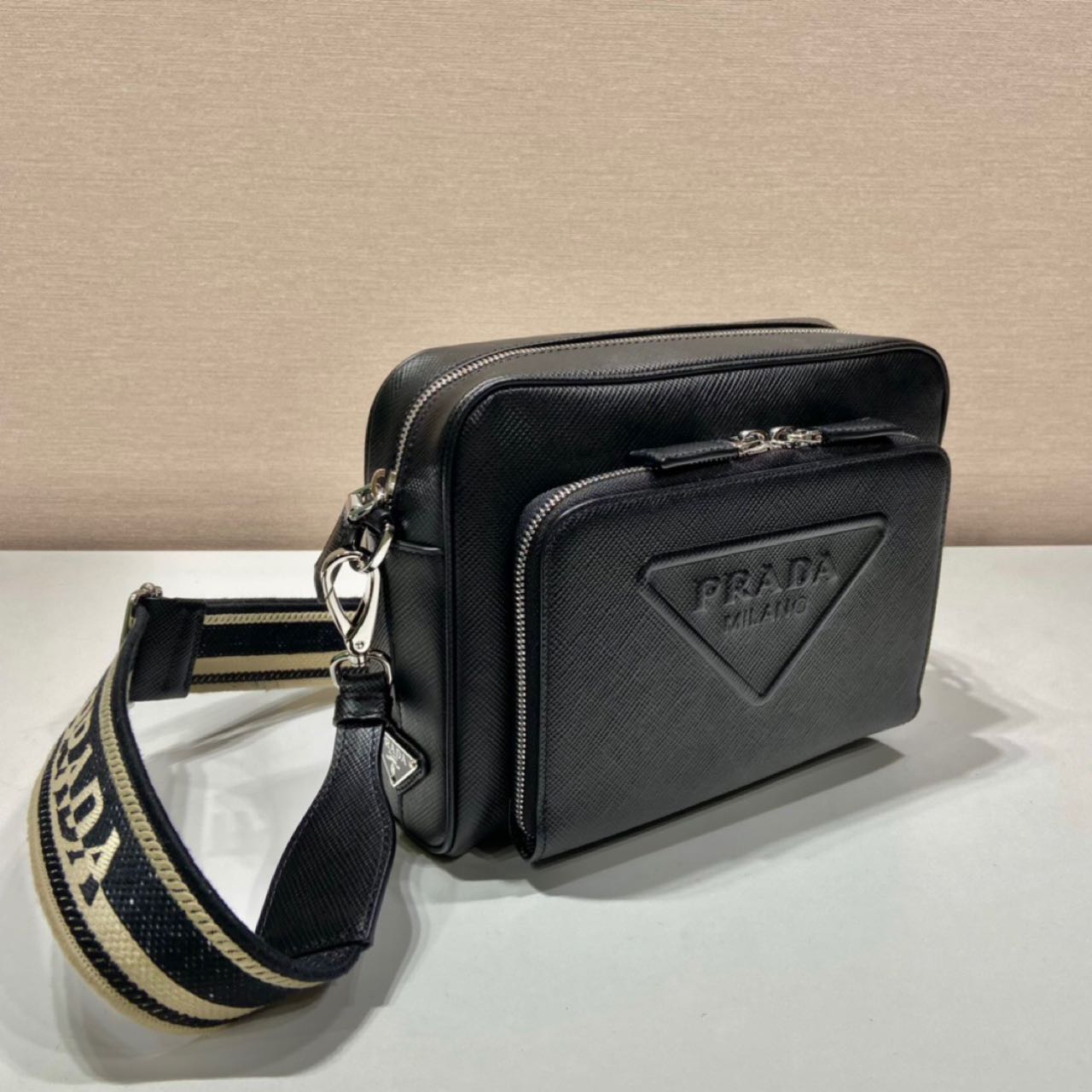 Prada Saffiano Leather Shoulder Bag(24-18-6cm) - DesignerGu