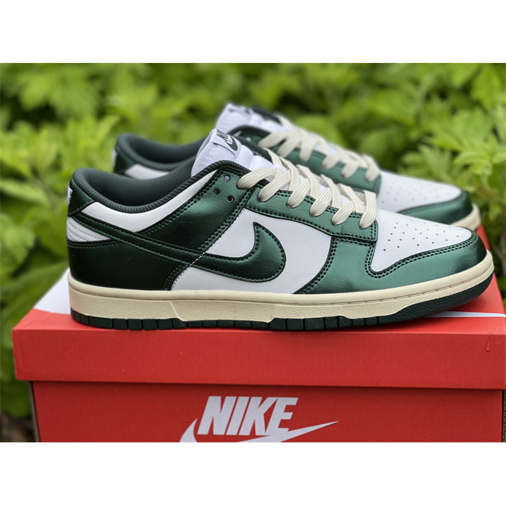 Nike Dunk Low “Vintage Green” Sneaker DQ8580-100 - DesignerGu