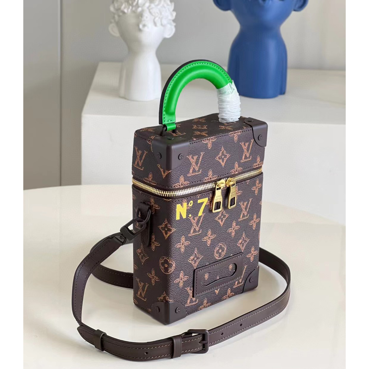 Louis Vuitton Vertical Box Trunk Handbag(15.5-22-7.5 CM) - DesignerGu