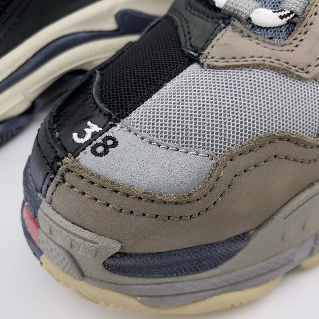 Balenciaga Triple S Sneaker  - DesignerGu