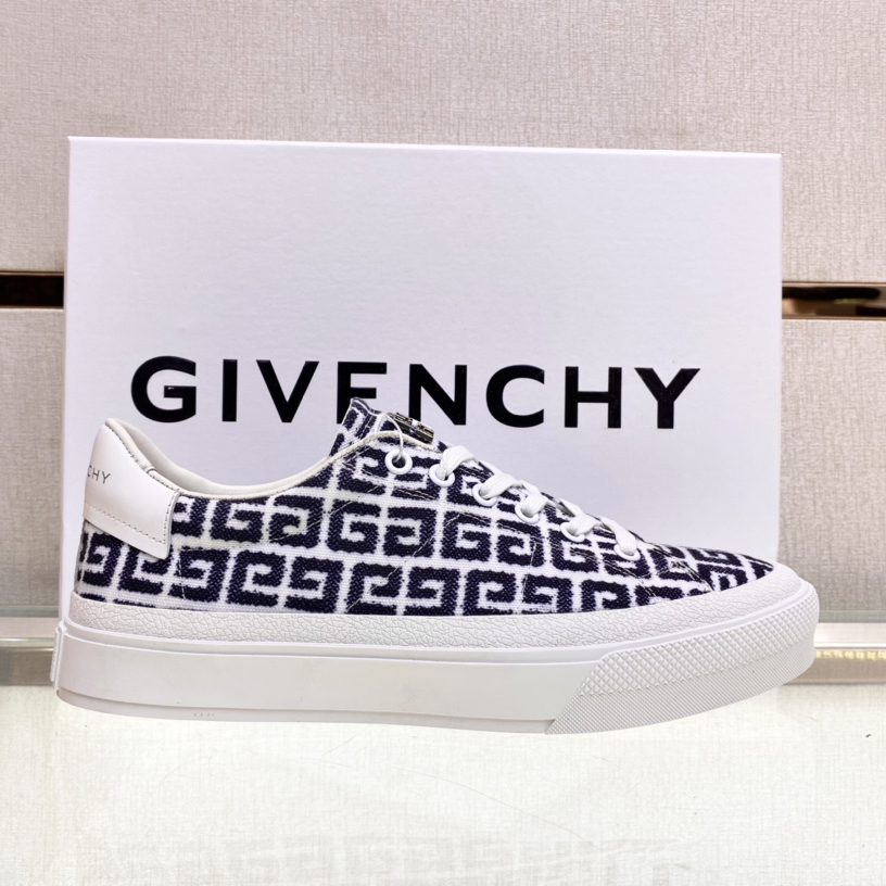 Givenchy Logo Print Low-Top Sneakers - DesignerGu