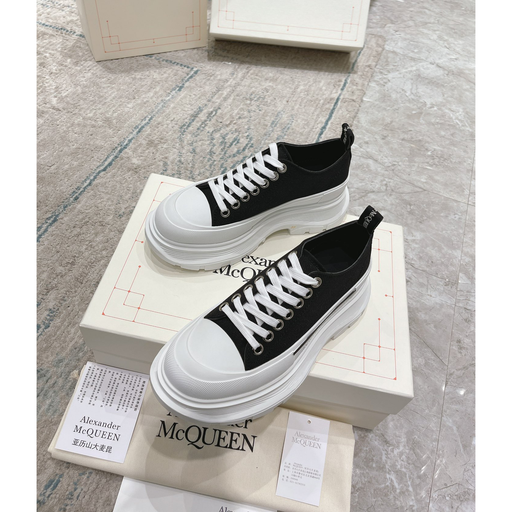 Alexander Mqueen Tread Slick Platform Low Sneakers - DesignerGu