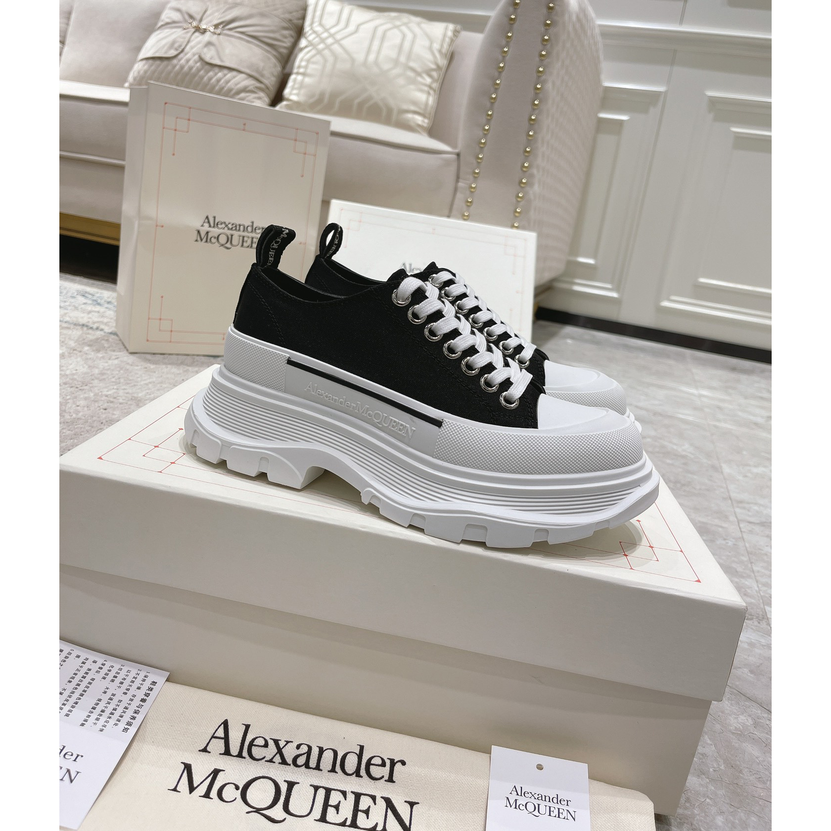 Alexander Mqueen Tread Slick Platform Low Sneakers - DesignerGu